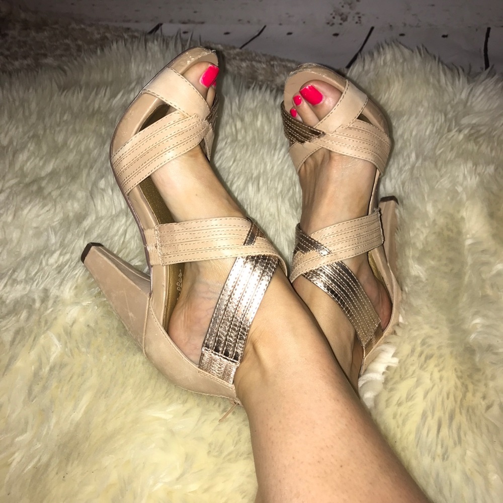 Tan Seychelles heels 🧡